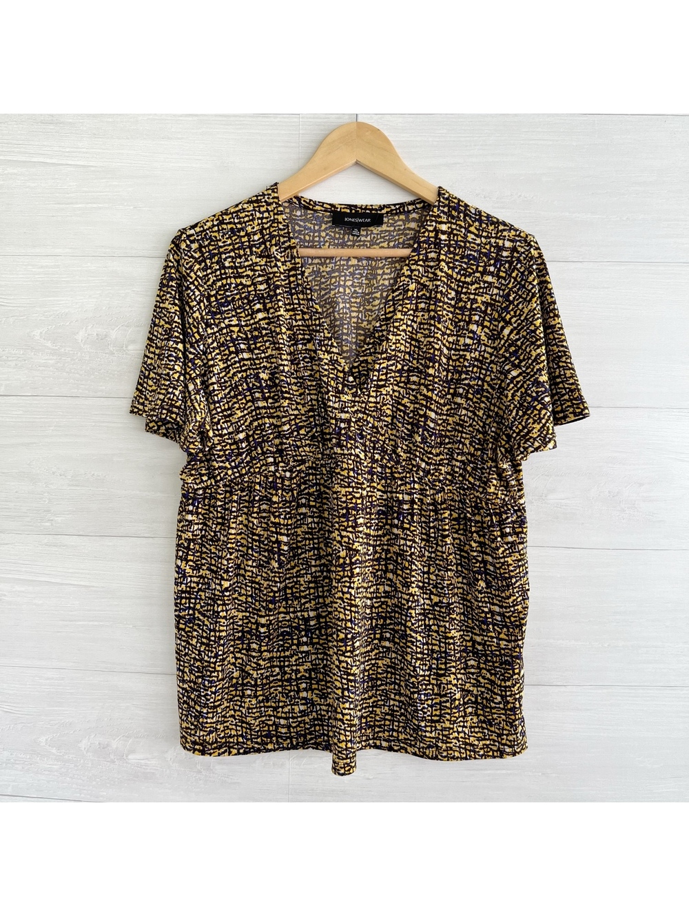 Joneswear Women’s XL Yellow Black Abstract Stretch V Neck Empire Waist Top